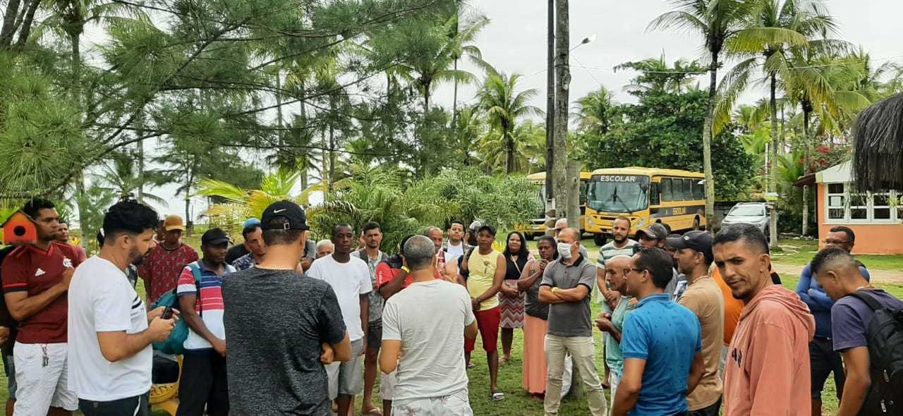 Camacã: Prefeitura realiza viagem com os Garis a Canavieiras para comemorar o seu dia